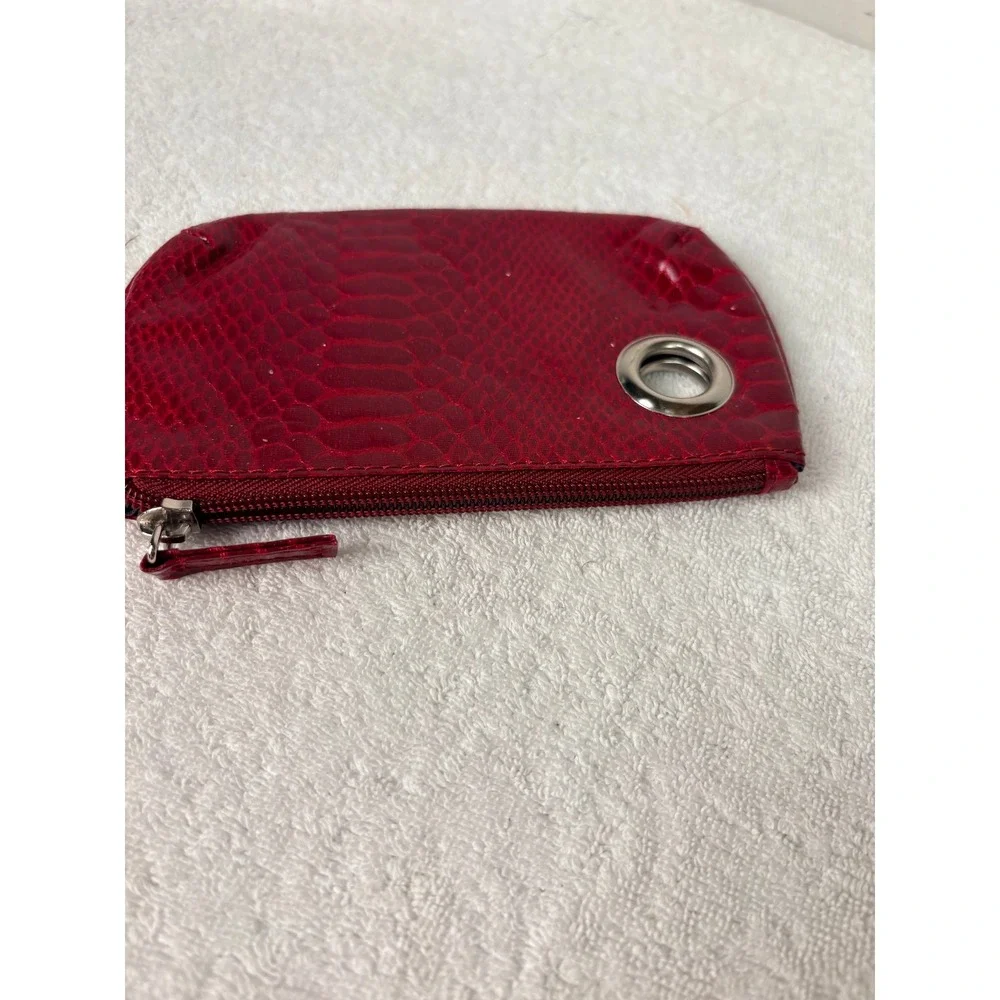 Chic Red Snakeskin Faux Leather Zippered Pouch Eyelet Accent‎